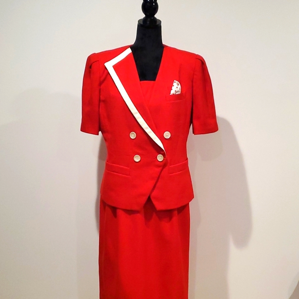 1980's KASPER Vintage Red Two Piece Short Sleeve Suit Sz 14 runs small